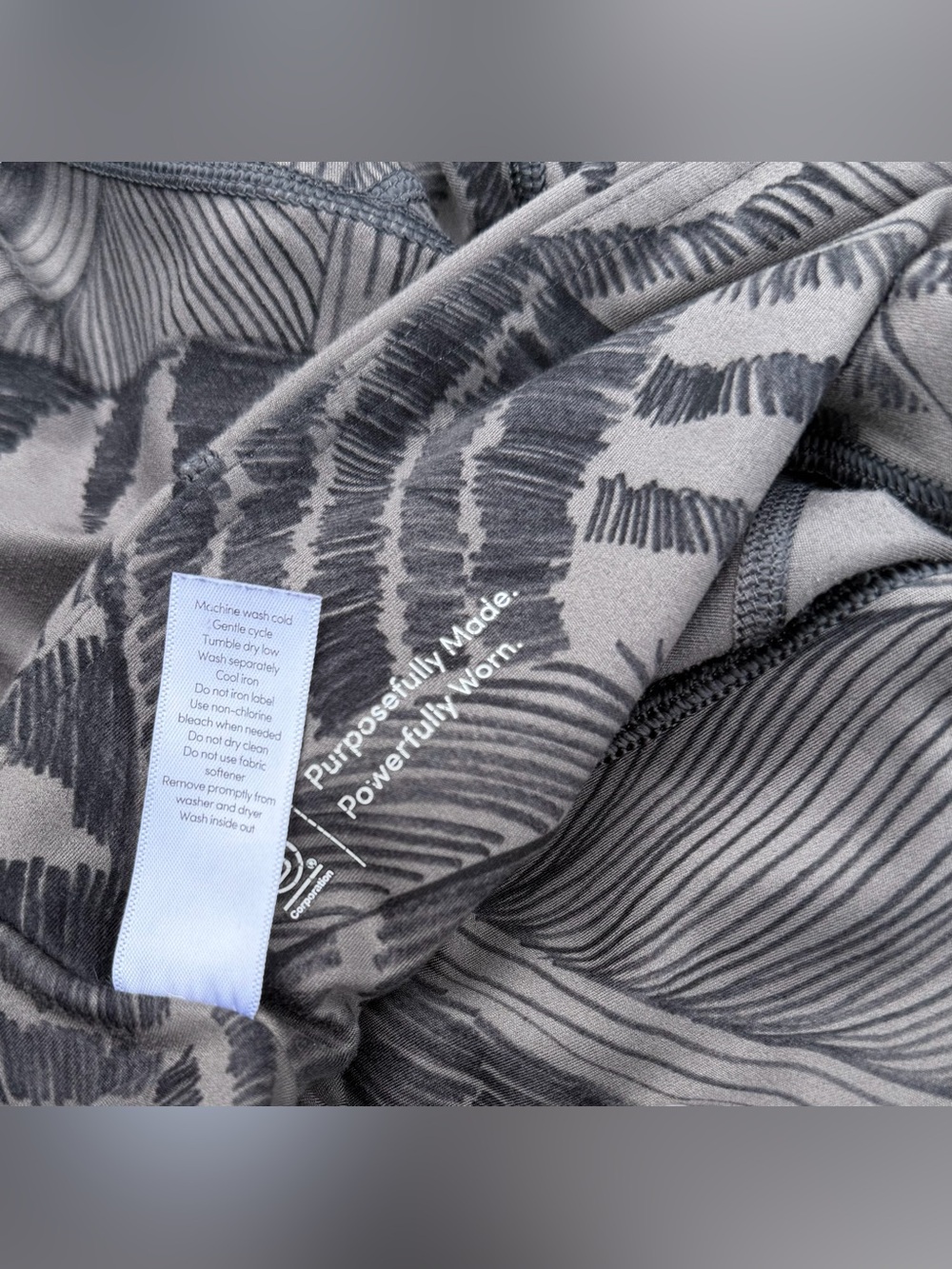 Athleta Salutation Stash II Printed 7/8 Tight XS Black Charcoal Tropical Palm - Picture 5 of 11